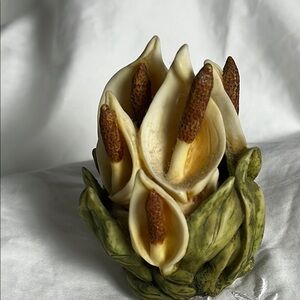 Peace Lily Floral Lord Byron‘s ladybug,retired 1996 limited edition. Collectable